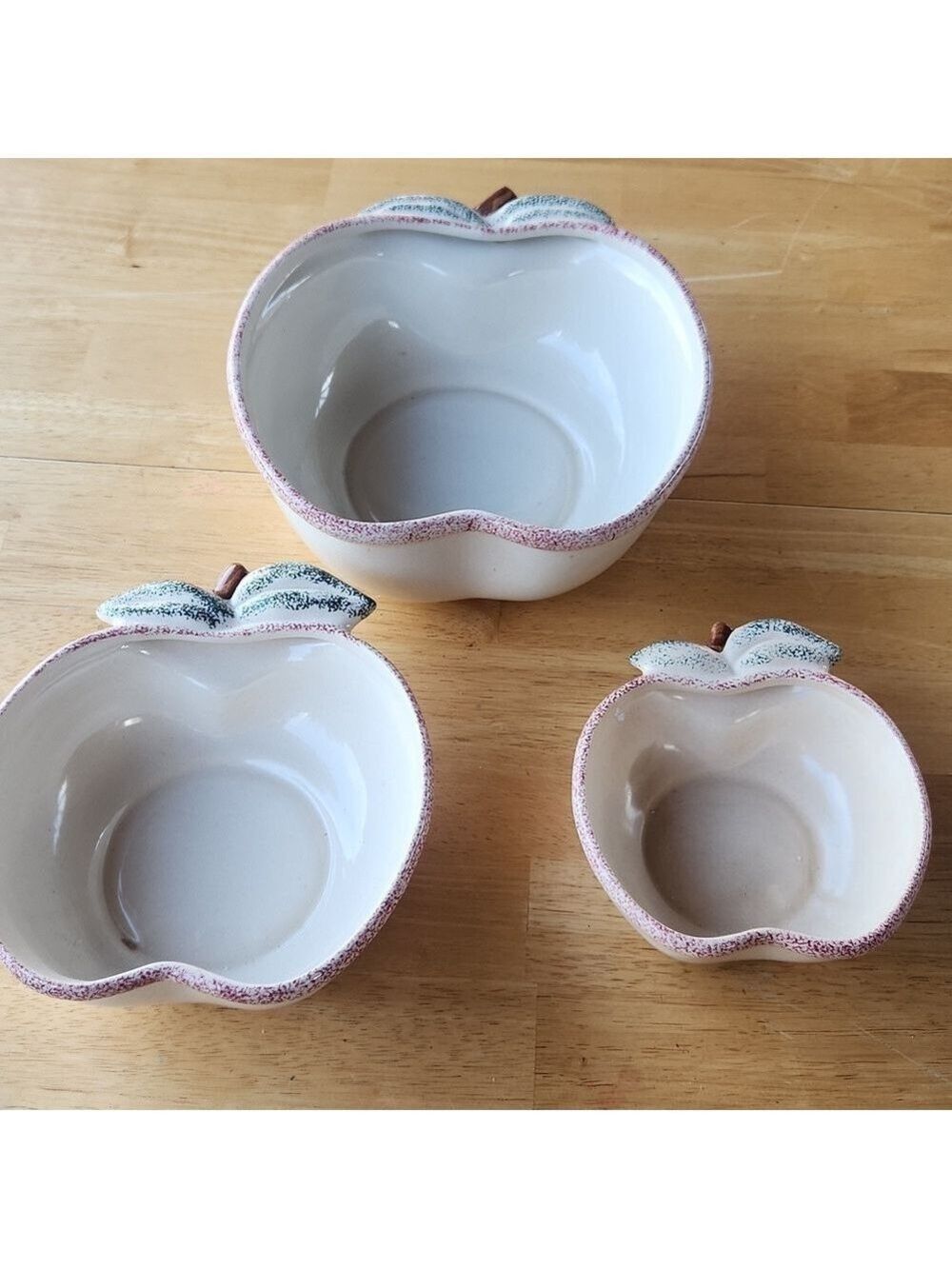 APPLE Ceramic  Nesting Serving Set 3 PCS/APPLE SHAPE BOWLS